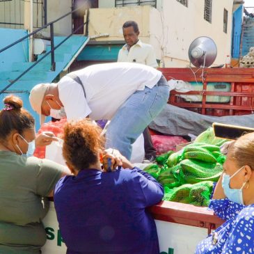 Inespre lleva comida barata a sectores de Santo Domingo Oeste