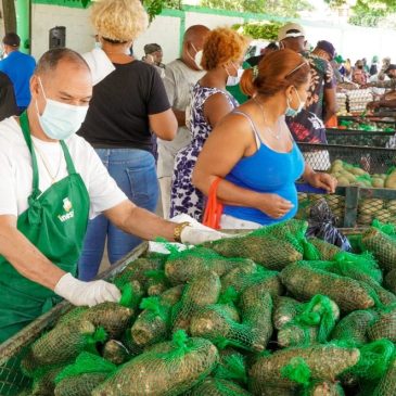 Afirman mercado de productores del Inespre en Herrera es una plaza necesaria