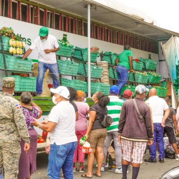 Residentes de San Cristóbal comieron barato con operativos del Inespre