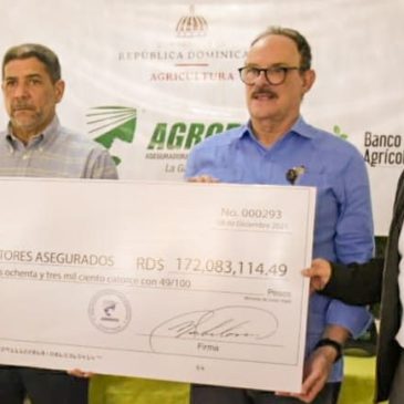 Director del Inespre participa en acto de entrega de más de 172  millones de pesos a productores agrícolas