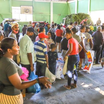 Inespre lleva comida barata a Puerto Plata en mercado de productores