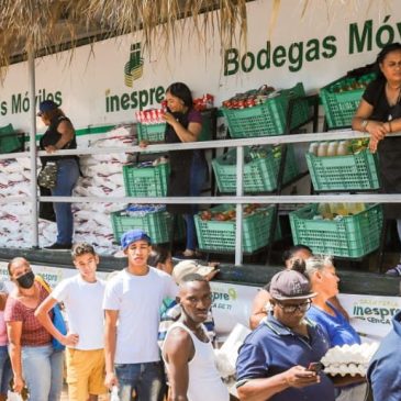 Cientos de personas compran alimentos en Patana Móvil del Inespre en la Feria AGROPELINEA