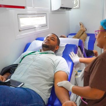 Inespre realiza operativo de donación de sangre para salvar vidas