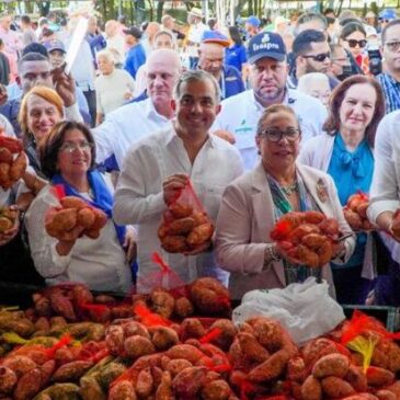 Más de 13 mil personas se beneficiaron de Gran Feria Navidad del Cambio con el Inespre en Santiago