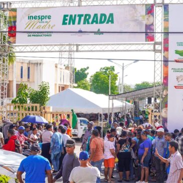 Miles de sancristobalenses se abastecieron de productos en feria «Inespre está de madre”