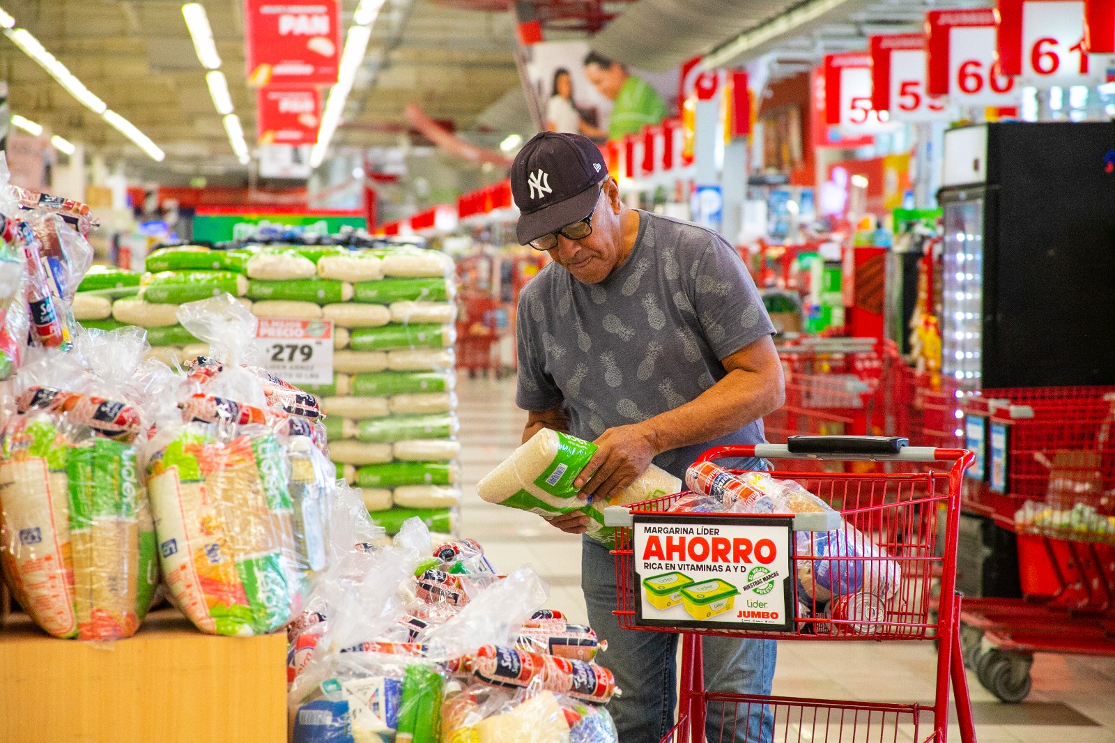 Continúa Desarrollándose Con éxito La Venta De Combos Del Inespre En Los Supermercados Inespre 0849