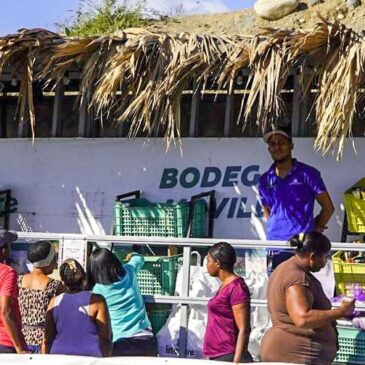 Inespre beneficia a residentes en Monte Grande de  Azua con venta de alimentos a bajos precios