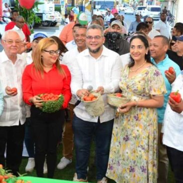 Inespre apoya con venta de alimentos a bajos precios la Segunda Feria del Tomate Azua 2024