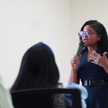 Ofrecen charla sobre «Situación de los Derechos de las Mujeres Dominicanas»