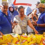 Inespre apoya Fiestas Patronales de Azua con venta de comida barata