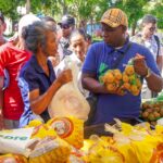 Inespre apoya Fiestas Patronales de Azua con venta de comida barata