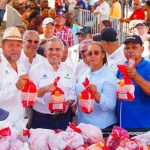 DIRECTOR DEL INESPRE, IVÁN HERNÁNDEZ GUZMÁN JUNTO AUTORIDADES DE SAN CRISTÓBAL