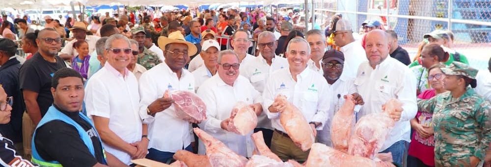 Residentes de Santo Domingo Este manifiestan satisfacción con la Feria Navidad del Cambio con el Inespre